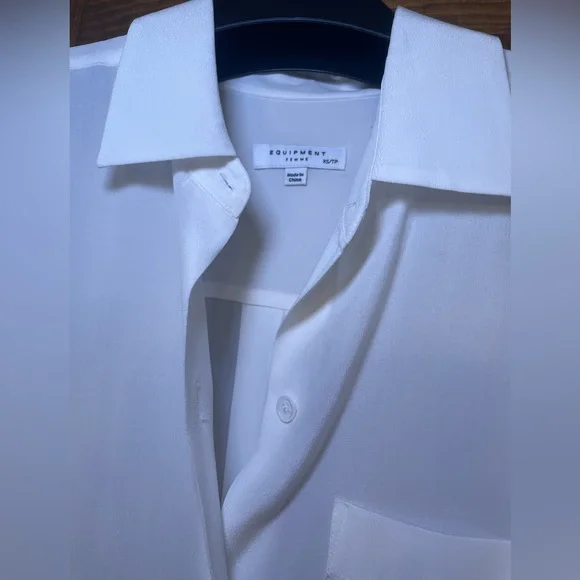 Equipment Femme White Silk Blouse Brand NEW! - Picture 3 of 11